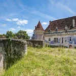 In St Martin Des Combes 度假居 *
