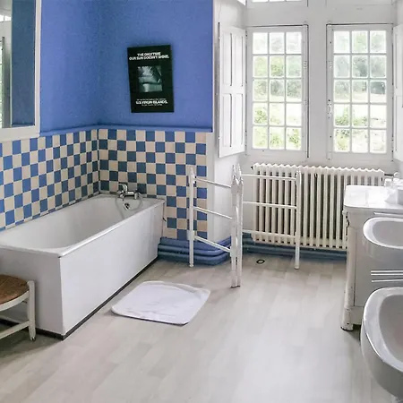 In St Martin Des Combes * Martigue