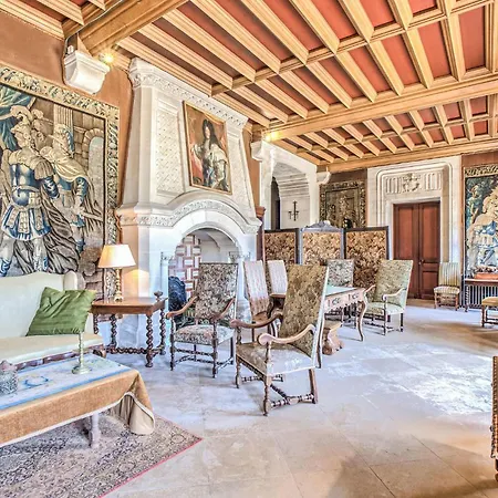 In St Martin Des Combes With Kitchen Holiday home